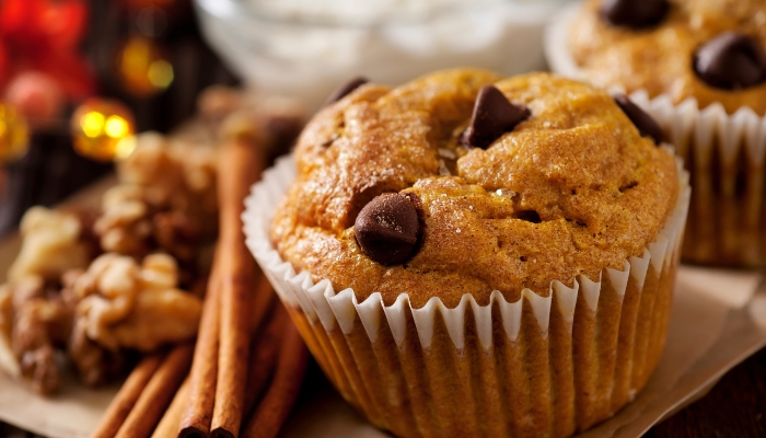 Muffins de abóbora e chocolate com especiarias